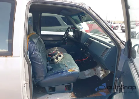 1993 Chevrolet Gmt-400 C1500 z USA, uszkodzony, nr VIN 2GCEC19K5P1210180